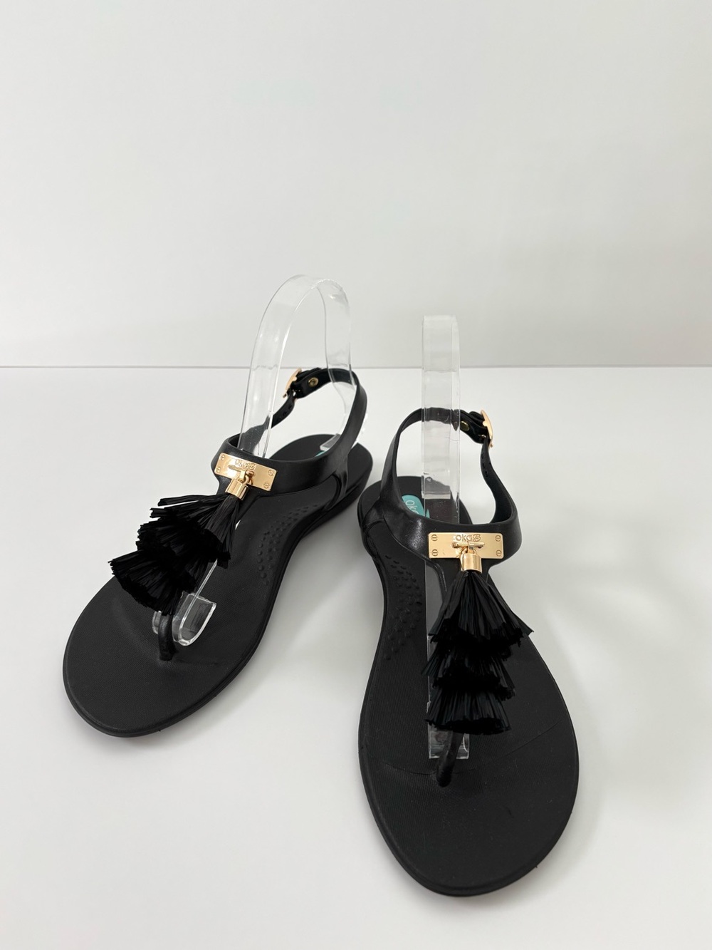 Oka-B Women's Carson Sandal NWT Black T-Strap Tassels Arch Support Comfort 7